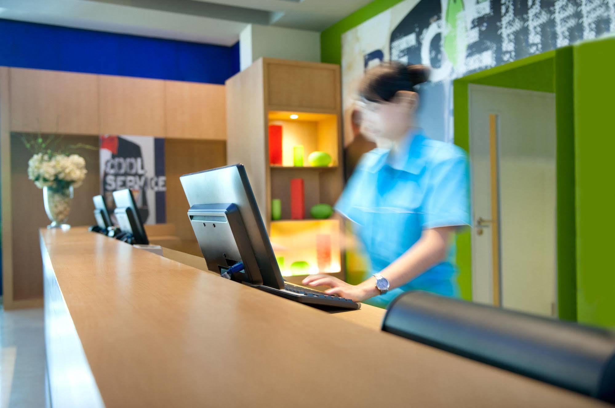 宜必思快捷三宝垄滕德安酒店 外观 照片