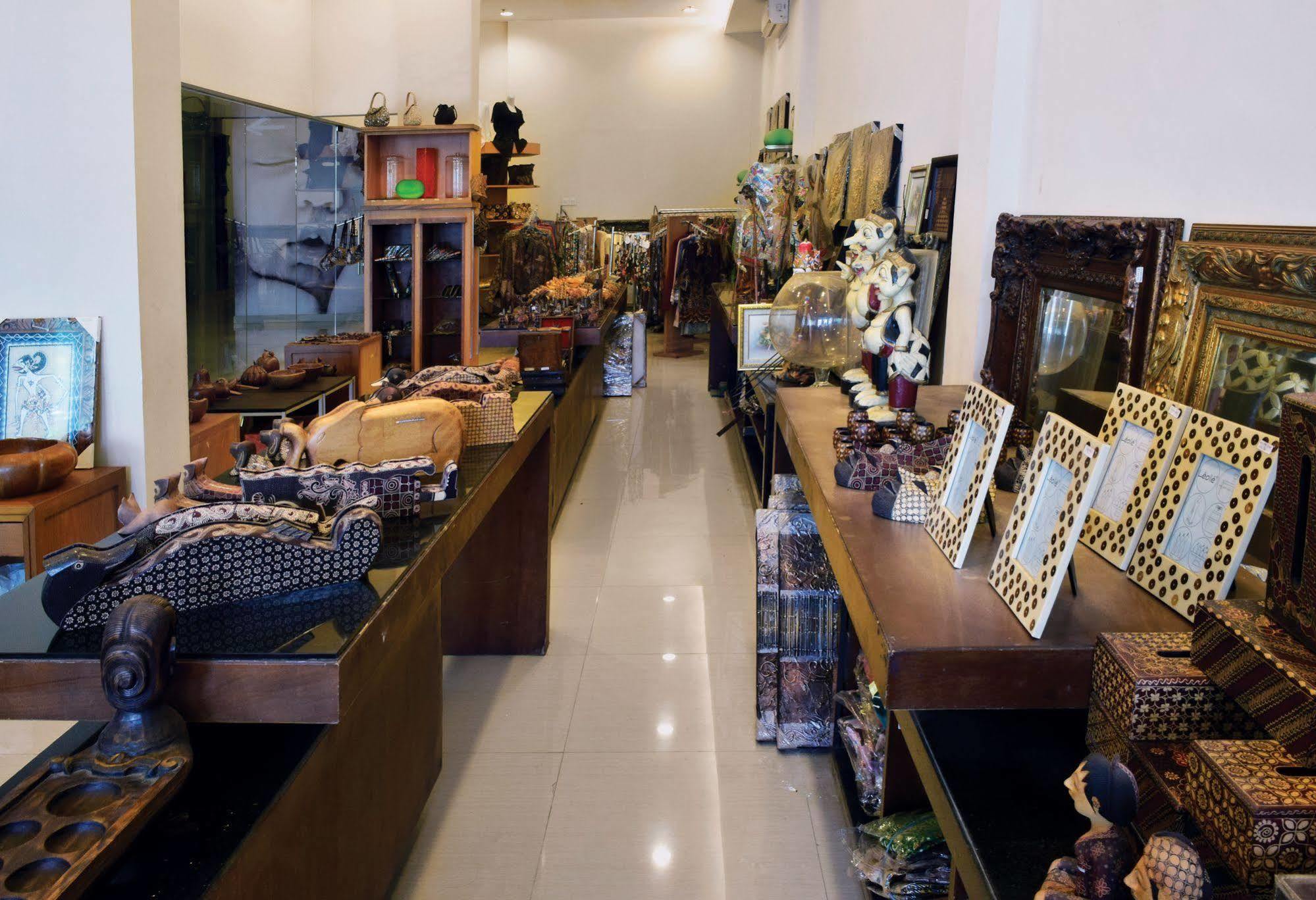 宜必思快捷三宝垄滕德安酒店 外观 照片
